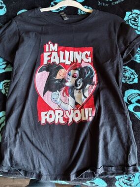Gildan Black Tee with Red, Pink and White Comic Heart Graphic